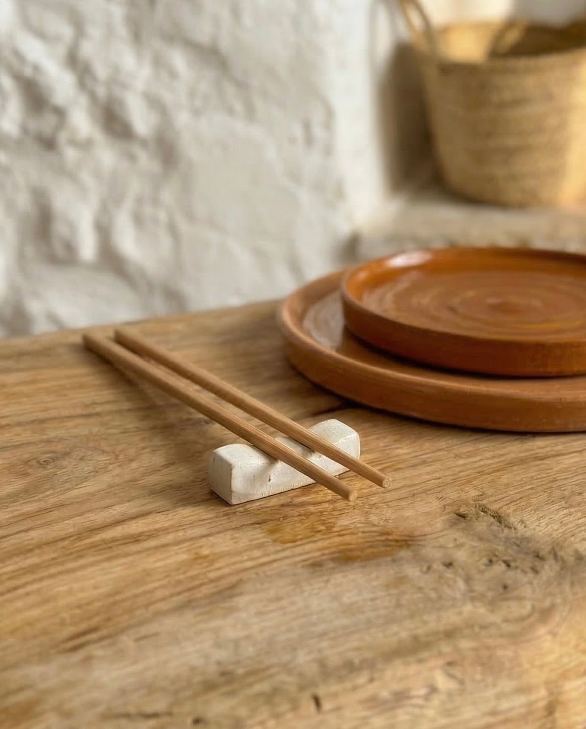 Spisepinde- eller bestikholder i keramik