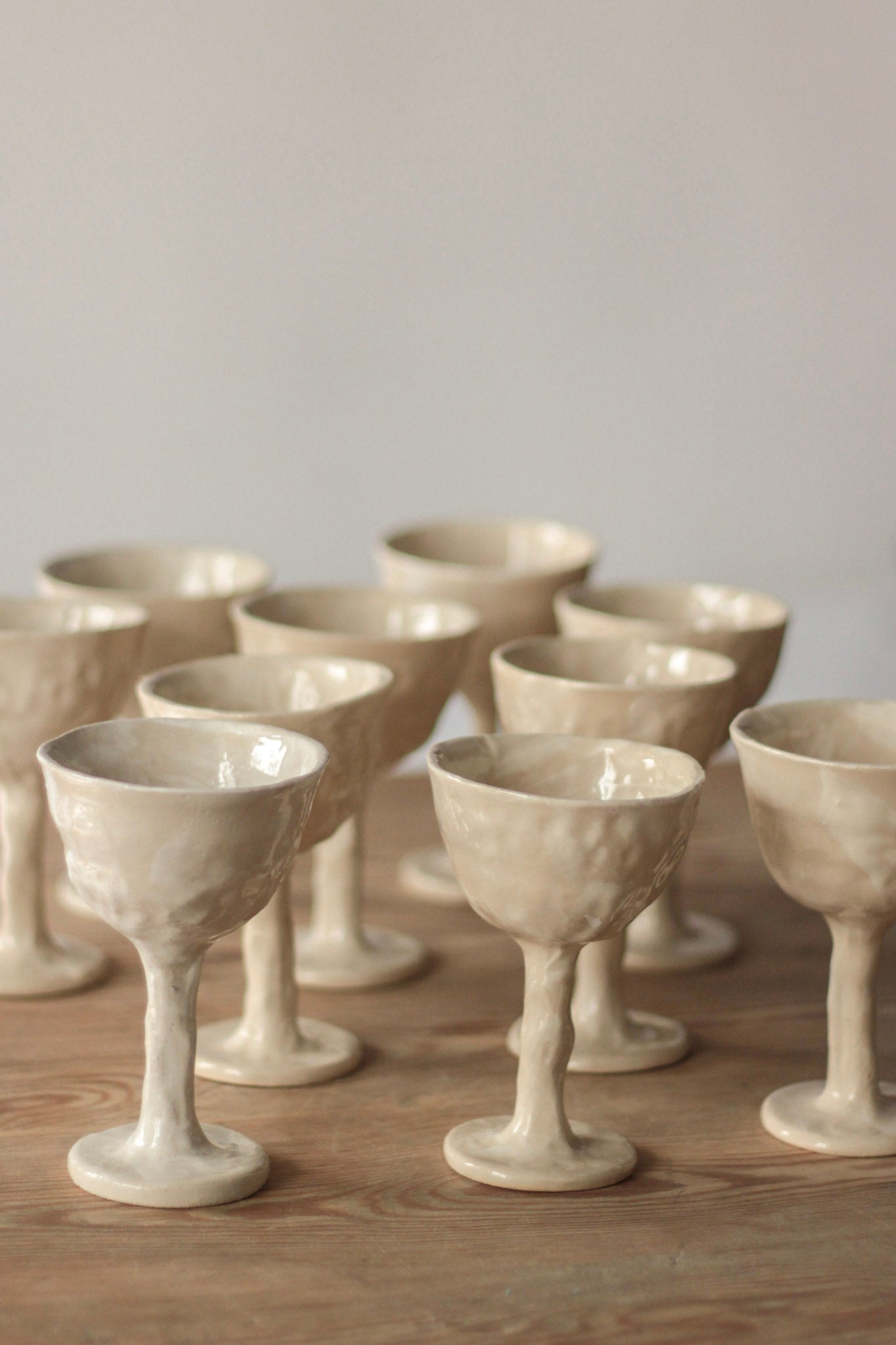 Håndformede vinglas i Keramik